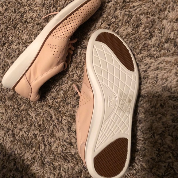 Shoes - Picture 2 of 2